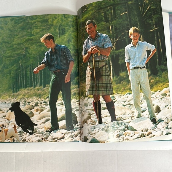 Prince William by Valerie Garner 1998 Book - Picture 7 of 7